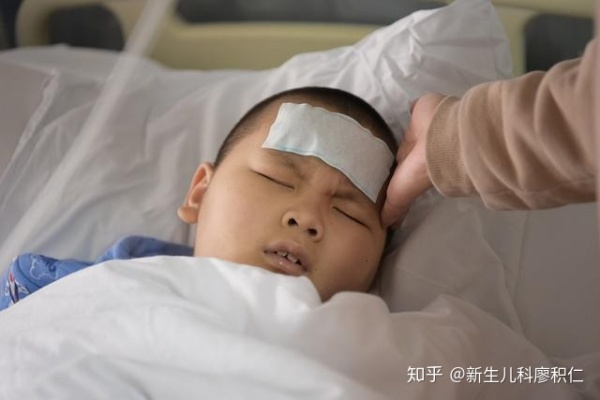 孩子老是发烧怎么办最快最有效,孩子老是发烧怎么办