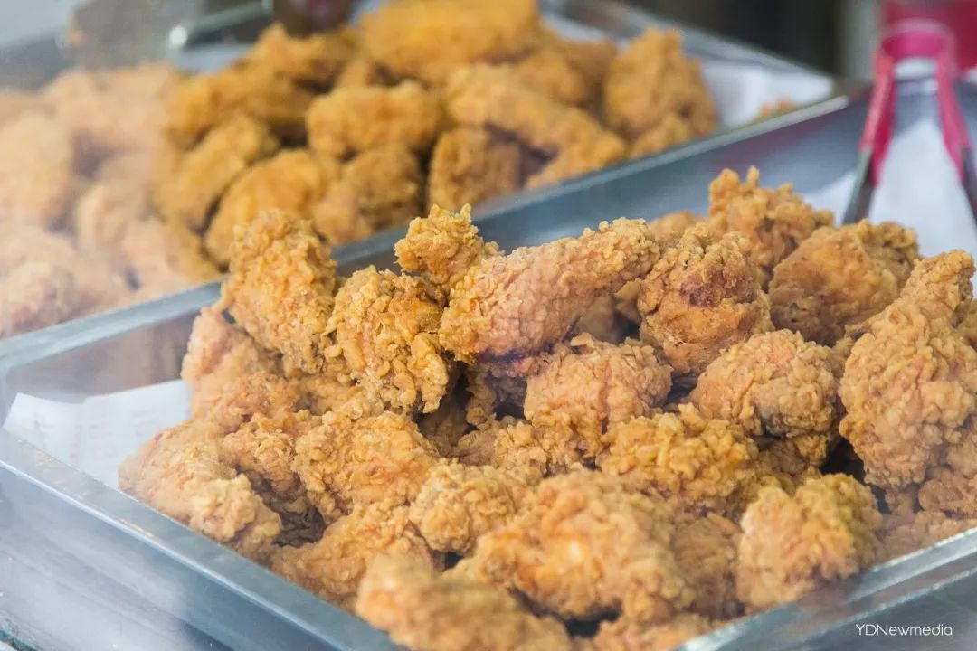 武汉步行街摆地摊,在武汉摆地摊的老乡们