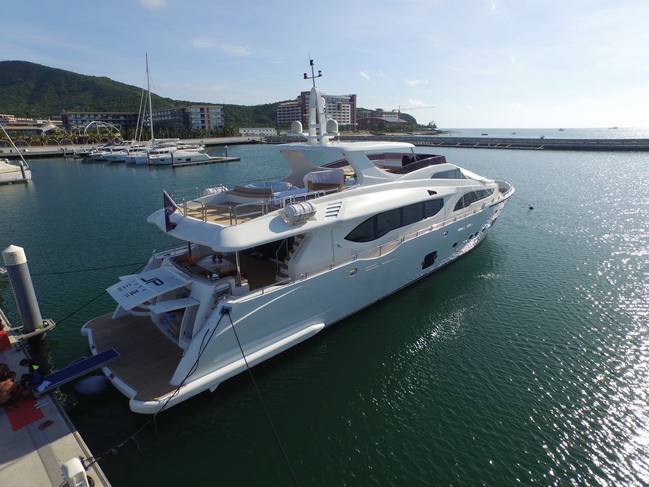 三亚豪华游艇晕船吗,晕船三亚游艇能玩吗