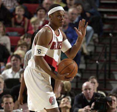 NBA十大拥有“巨臀”的球星：保罗上榜，巴克利从3分线背打到禁区