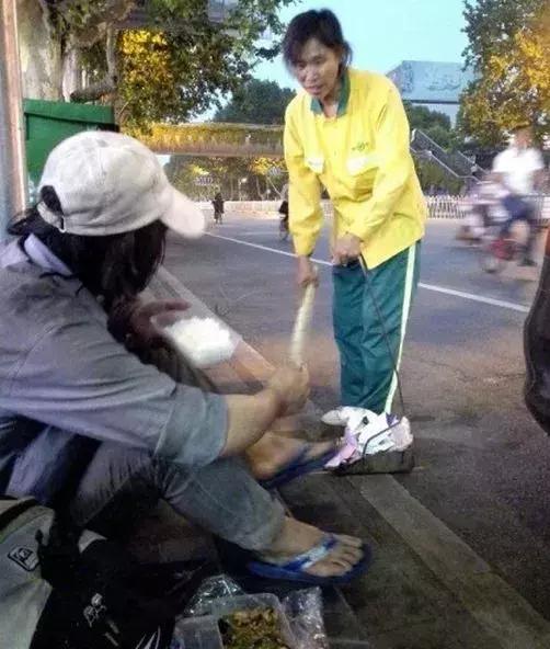 情感23张图片,23张爱与人性的照片