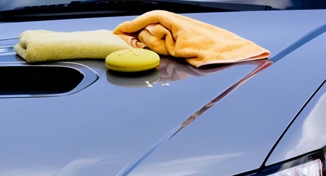 自己动手给车漆打蜡上光,自己给爱车打蜡视频