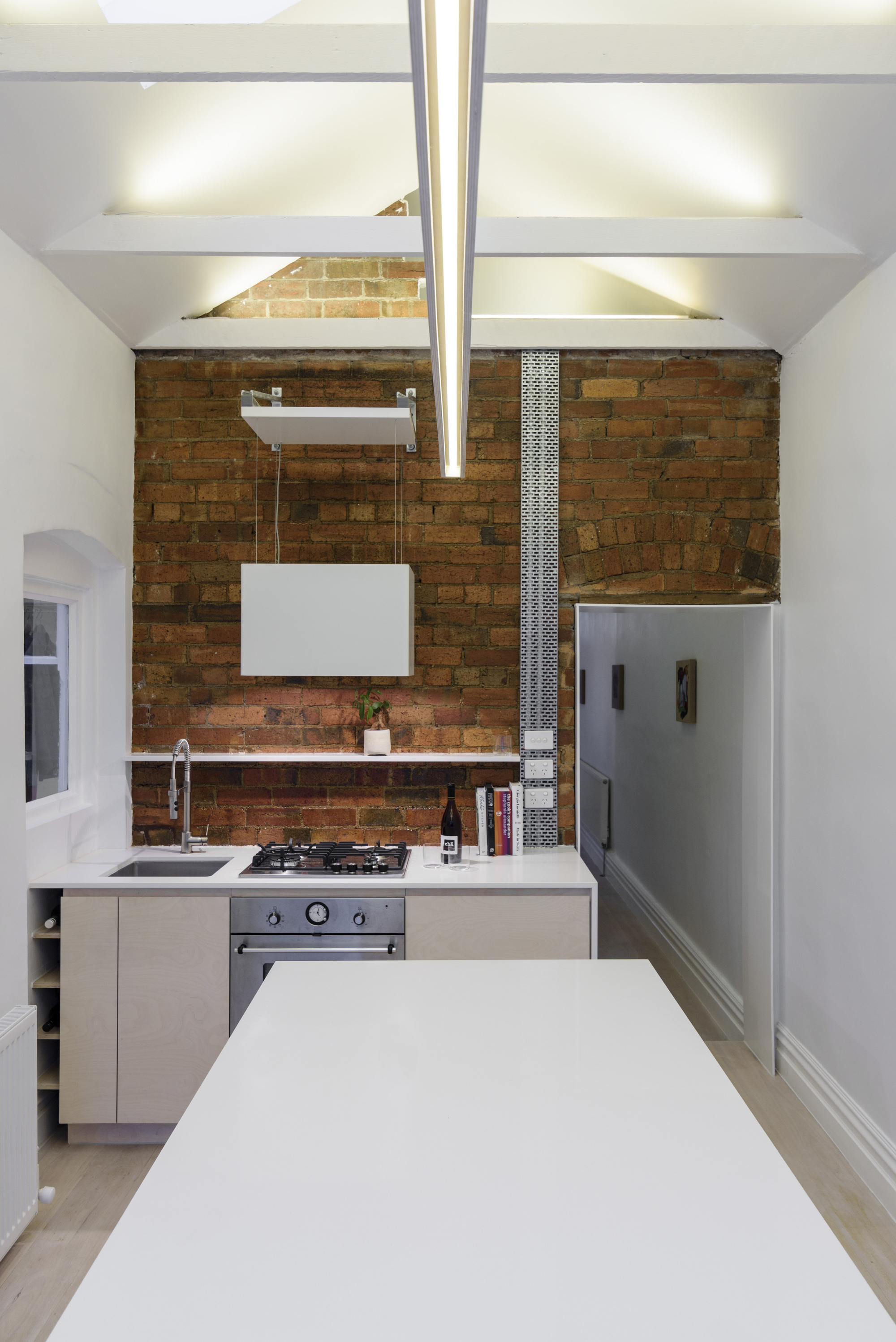 CurtainCottage，直线式灯光流转的英伦式小屋ApparteStudio