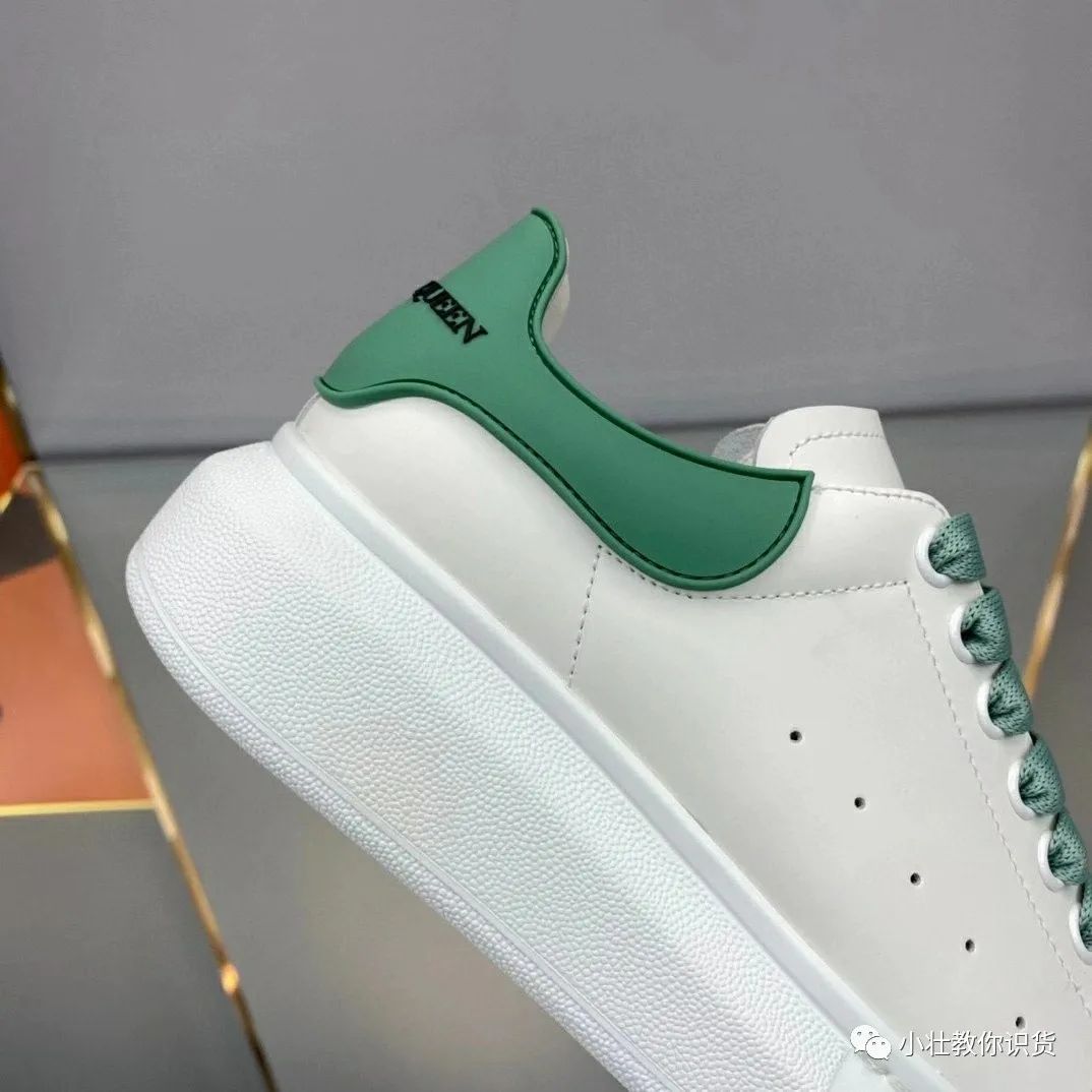 亚历山大麦昆帆布白鞋维修,亚历山大麦昆白鞋搭西服