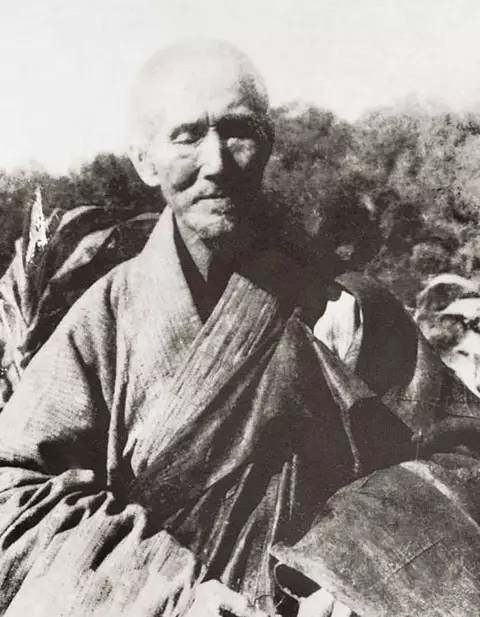 读《中华民国史》，虚云大和尚的传奇经历终于盖棺立论，颠覆认知