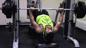 胸肌不厚没有立体感怎么回事,胸肌上部不饱满没有中缝