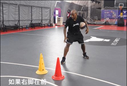 学会这招轻松摆脱防守者,教你三招摆脱防守最实用