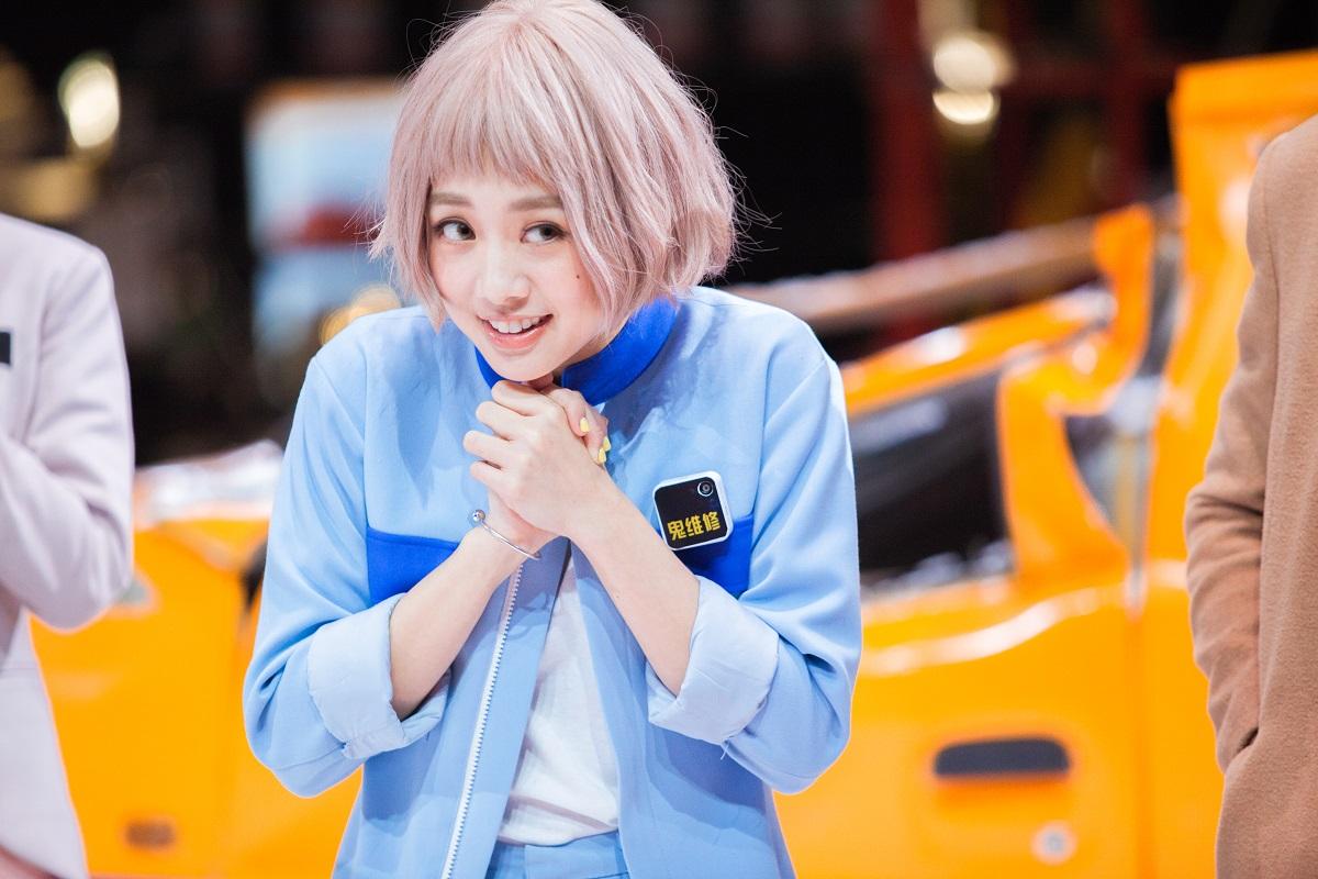 鬼鬼曾被亲妈当摇钱树，忘汇钱被其打到鲜血淋漓，今终于翻身