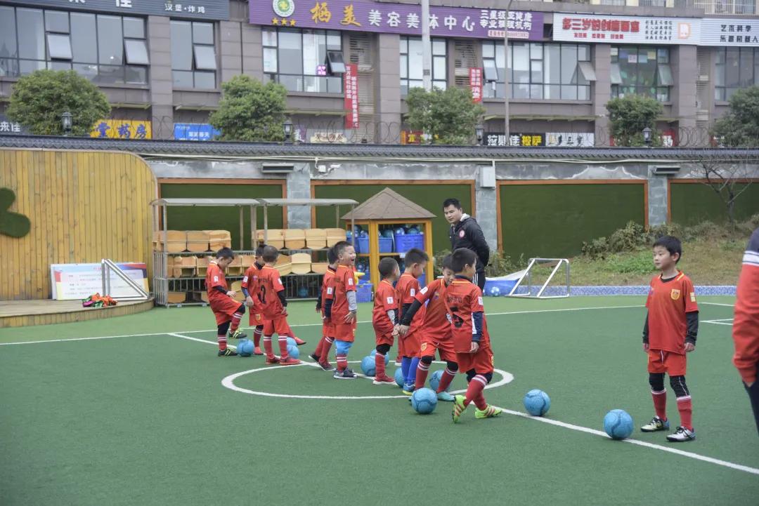 获省优质幼儿园喜报,被评为区示范幼儿园喜报