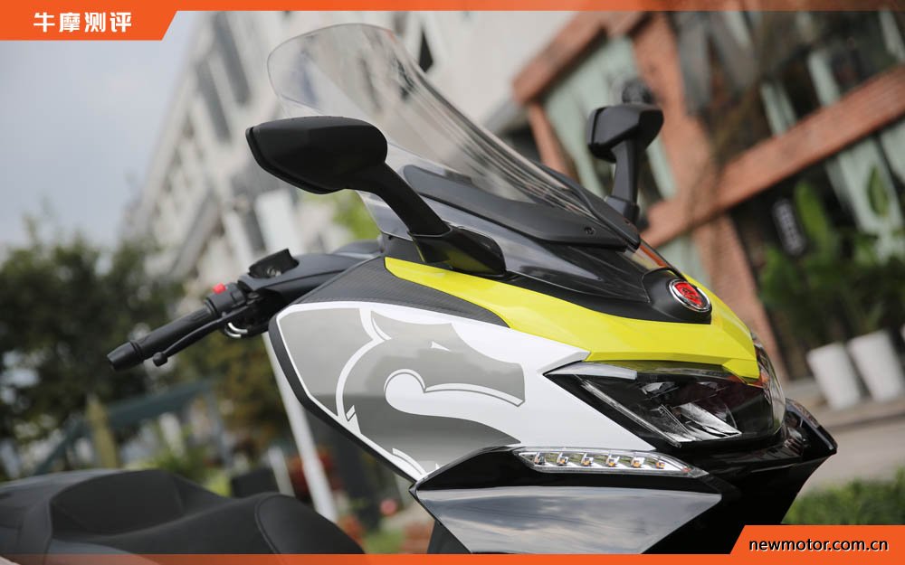 油箱17升续航可达400公里,最佳国产踏板摩旅车