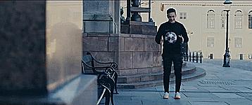 职业足球运动员教你如何颠球,足球教学颠球优质课