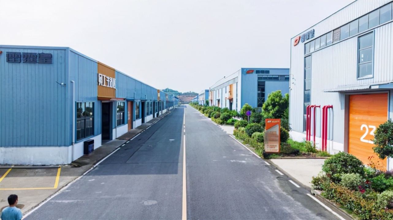 荣获国家一级资质!雷霆皇综合实力再获国家首肯