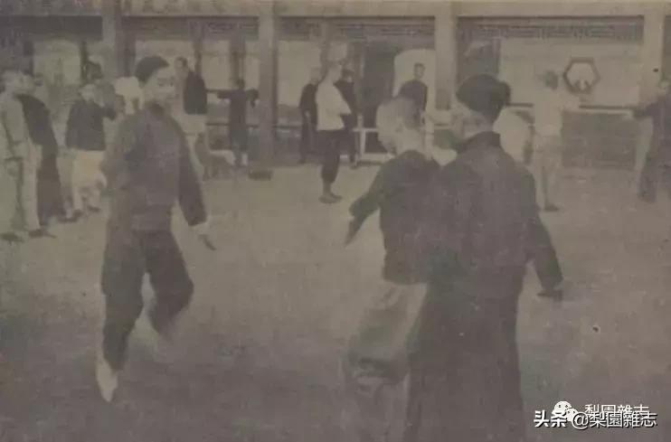 李金鸿：谈京剧武旦（踩跷与打出手）