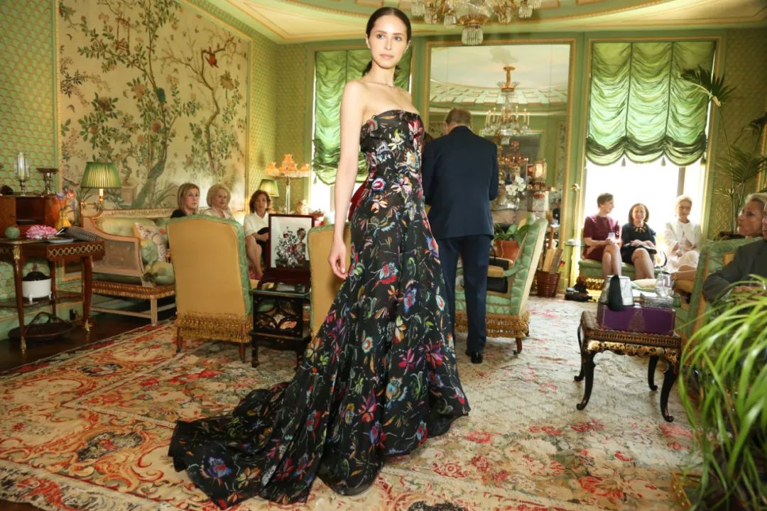 华尔街之狼卖证券片段,华尔街之狼现实主义