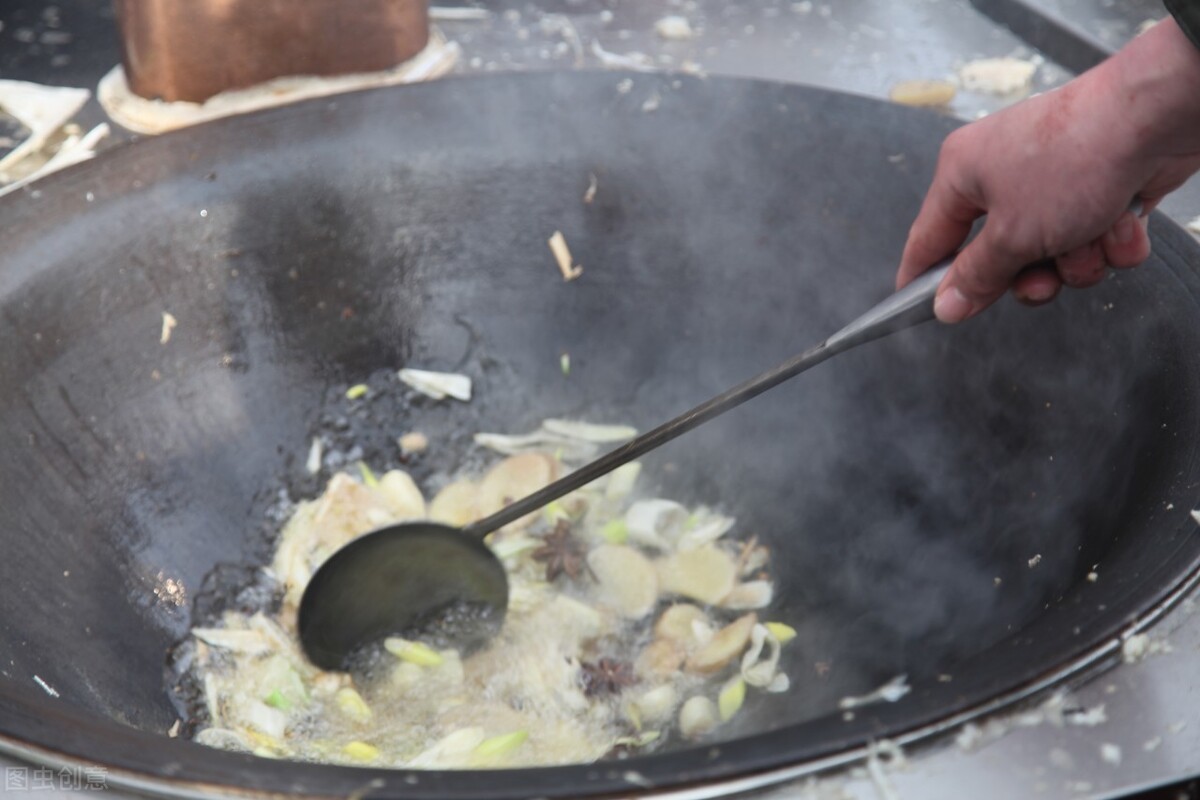 怎么少油做饭比较好吃,少油怎么做饭不粘锅