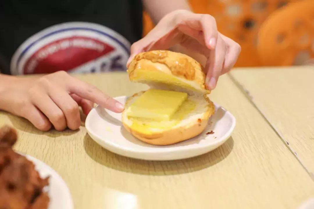 刚开店就被公认不好吃的港式餐厅,人未到齐不要动筷