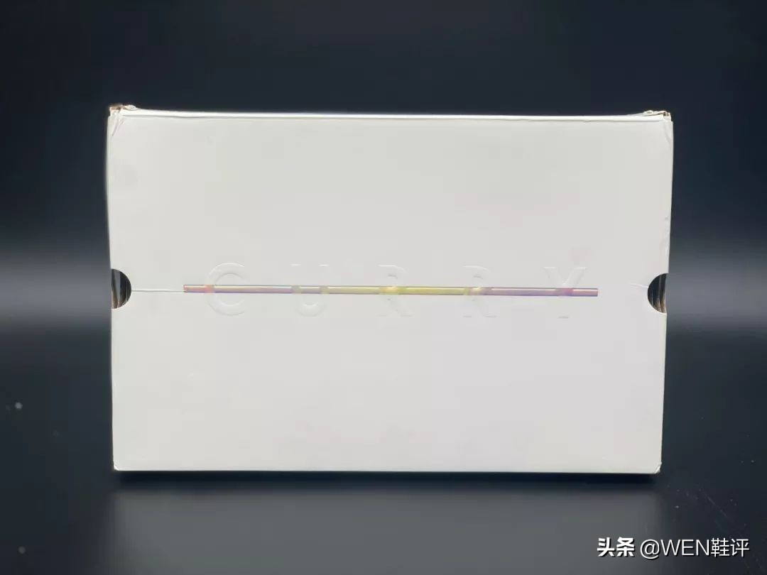 致敬粉丝！鞋面、中底再升级，库里7*开代**箱解读，你觉得如何？