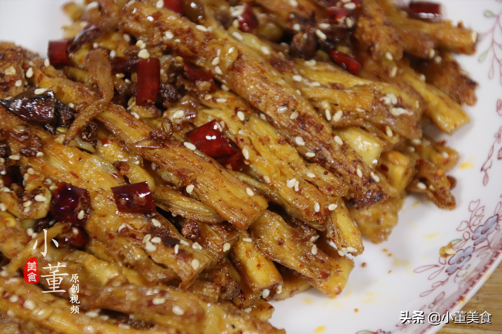想吃辣条不用买教你在家制作辣条,辣条的制作过程看完后还敢吃吗