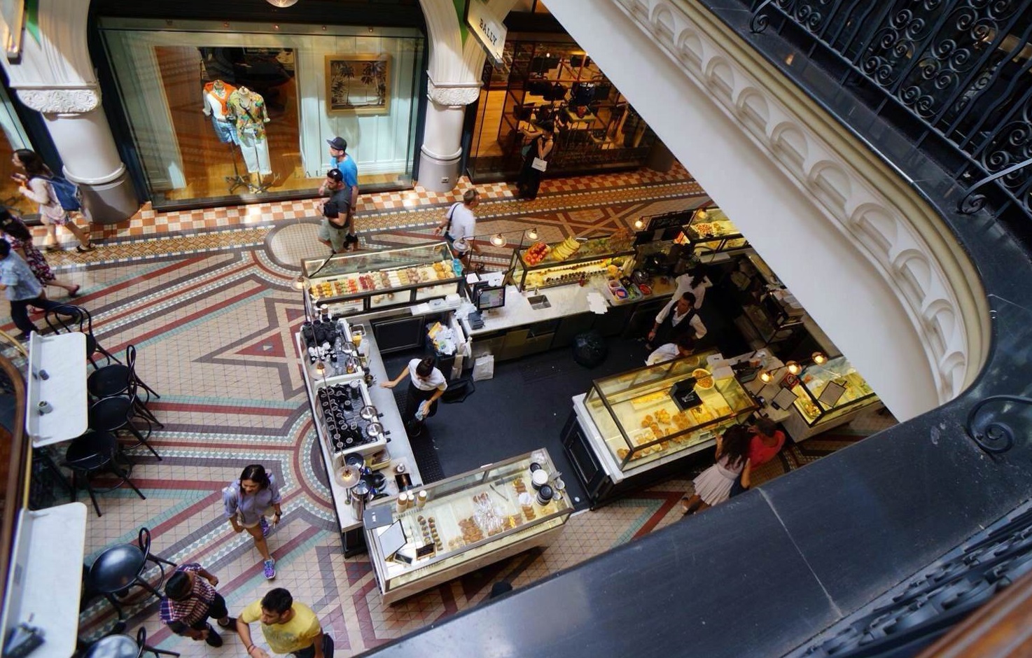 小县城蛋糕店一年盈利多少,小城市蛋糕店投入