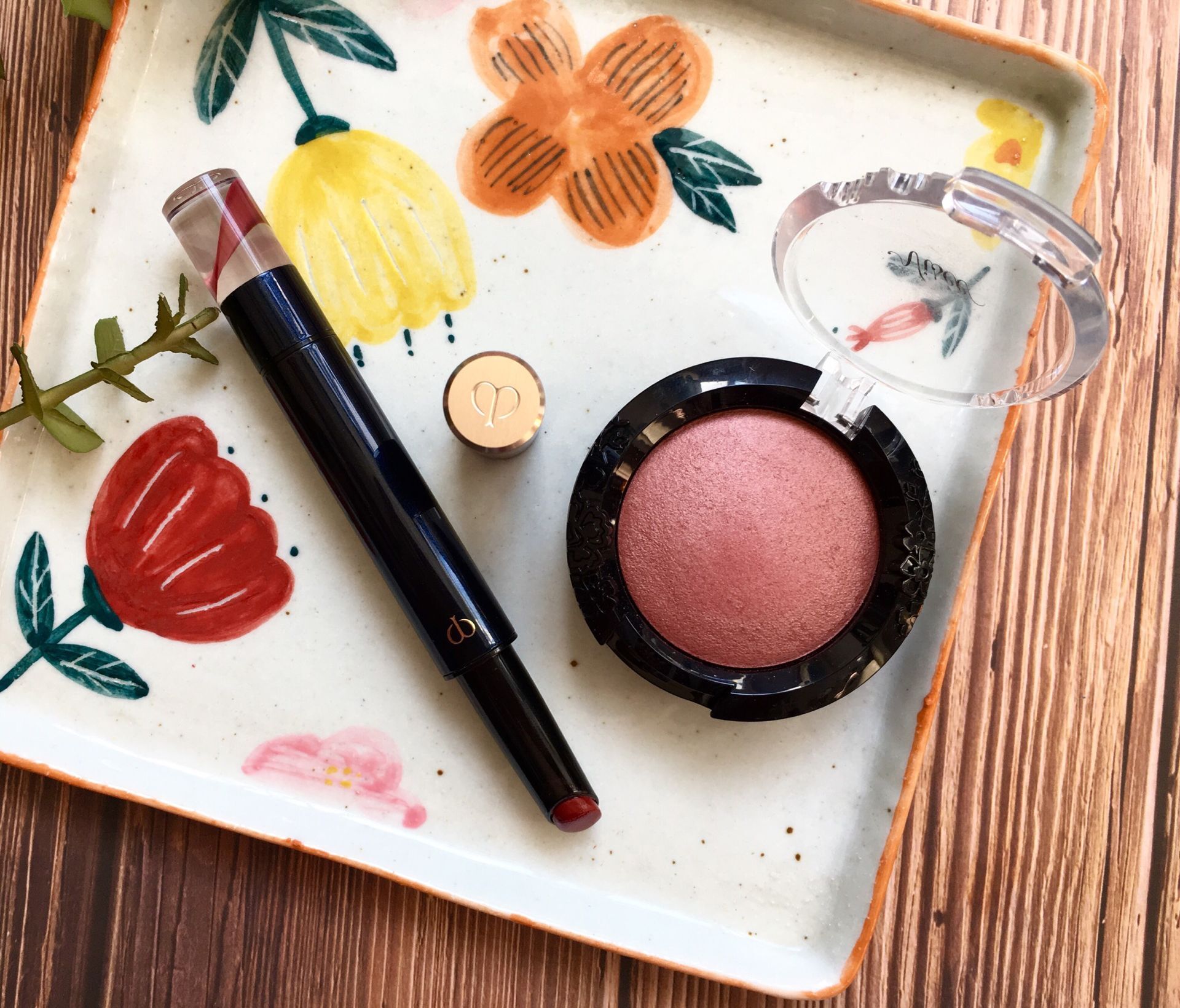 润唇膏和口红如何搭配,日常搭配需要几支口红