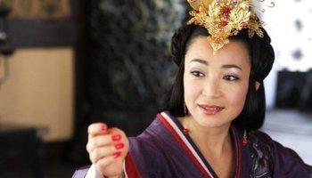 历史上的皇后凤冠,为什么皇后戴的是凤冠不是皇冠