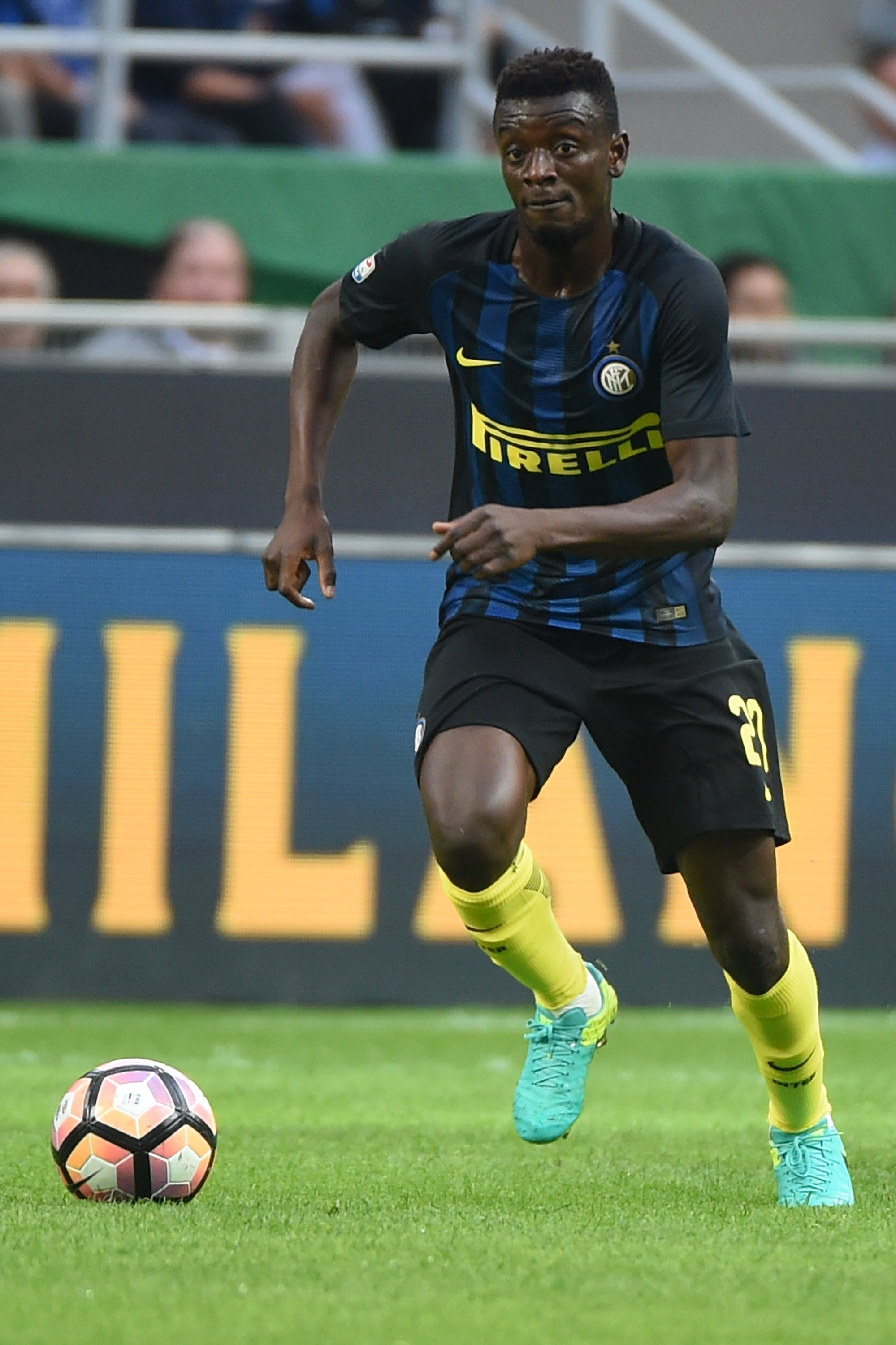 国际米兰2002赛季图片,意甲国际米兰高清图片