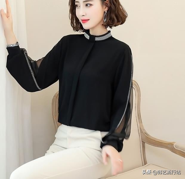 消费者永远喜爱最时尚黑白经典，成为韩国女装界的时尚焦点