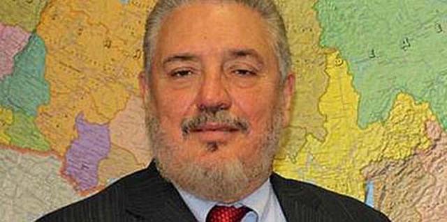 卡斯特罗将长子踢出继承人选，2011年卸任后，让80岁的弟弟接班