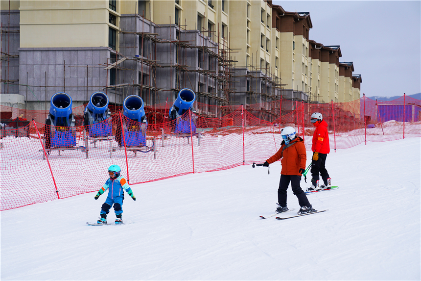 北京附近适合亲子游的滑雪场,崇礼太舞滑雪场滑雪单板
