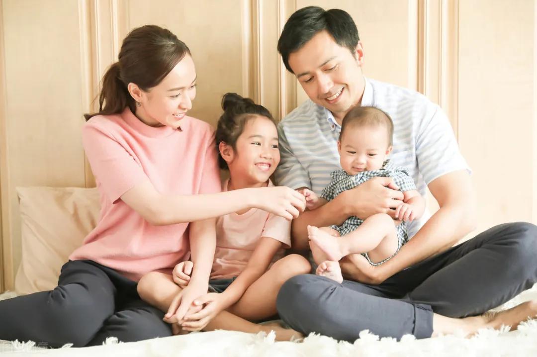 婴幼儿的衣服怎么洗最好,婴儿洗小衣服的方法有哪些