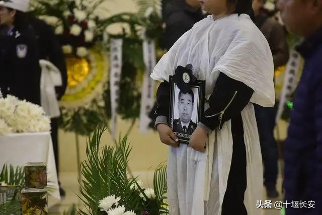 哀痛！他“逃”出了医院，却倒在了岗位上！