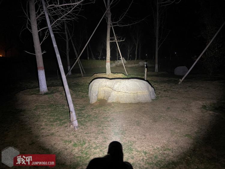 流明开拓者c30手电筒,开拓者c33手电黄光