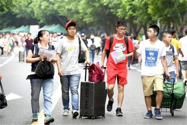 考研学硕和专硕的区别在哪里,考研专硕与学硕有什么区别