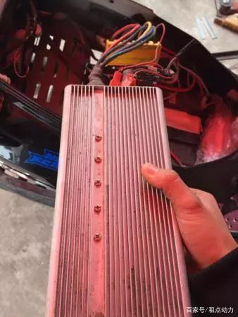 电动车电池积水路段会进水吗,电动车电池进水会爆炸吗