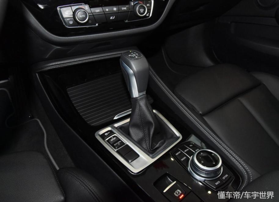 18年宝马1系加倒车影像,宝马1系有没有标配倒车影像