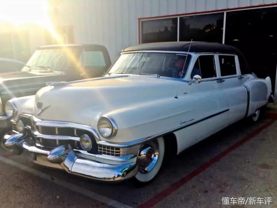 怎么现在的车都不加保险杠了,现在的车子没有前保险杠吗