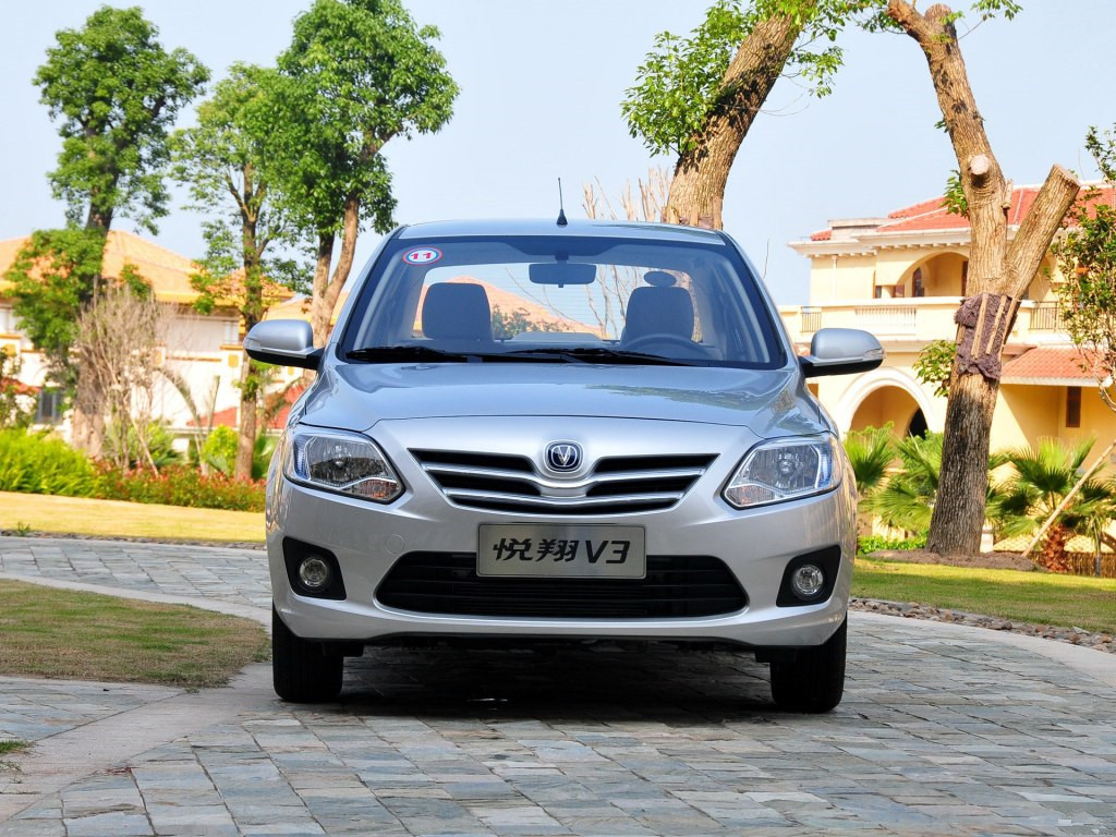 长安悦翔v3推荐哪一款,15年手动挡长安悦翔v3值得买吗