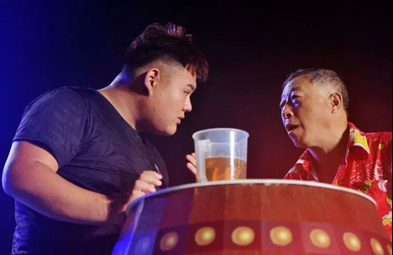 酒王大赛周赛吹瓶最快3秒70！震惊金沙滩啤酒城