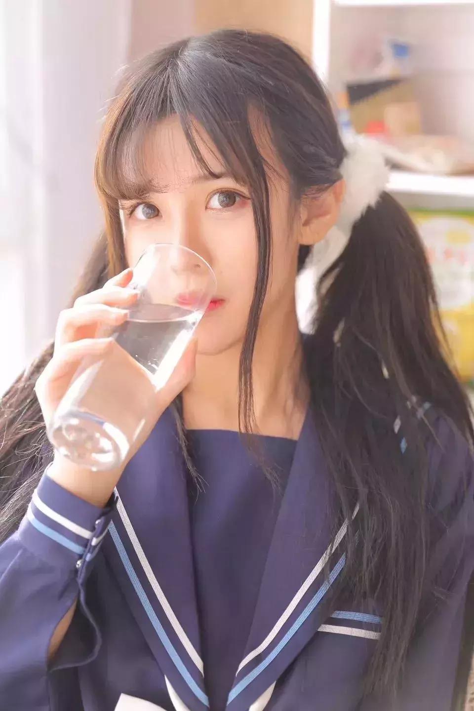 00后女孩成功月入10万,小女孩做公众号月入20万