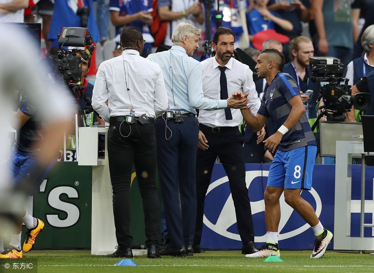 法国主教练温格,温格引援蓝军队