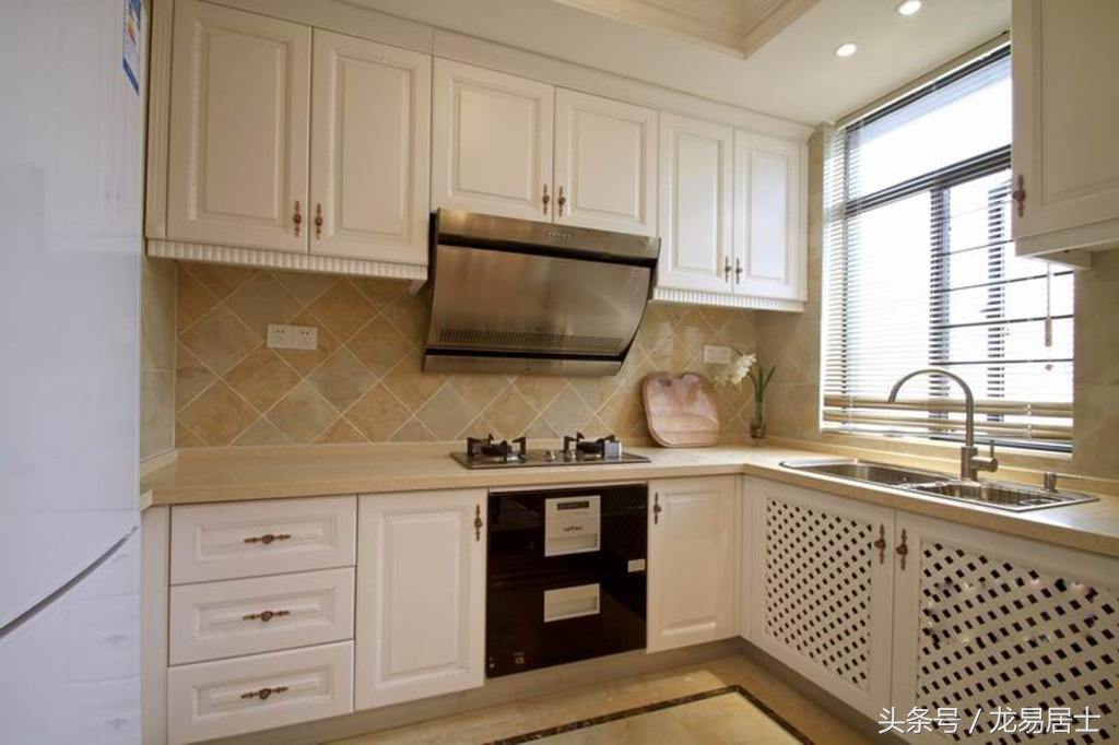 厨房门正对大门有什么影响,厨房门正对次卧门有什么影响