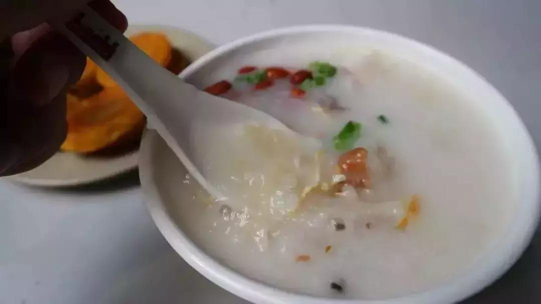 广州地铁8号线哪个站内有吃的,广州地铁8号线北延广州北站