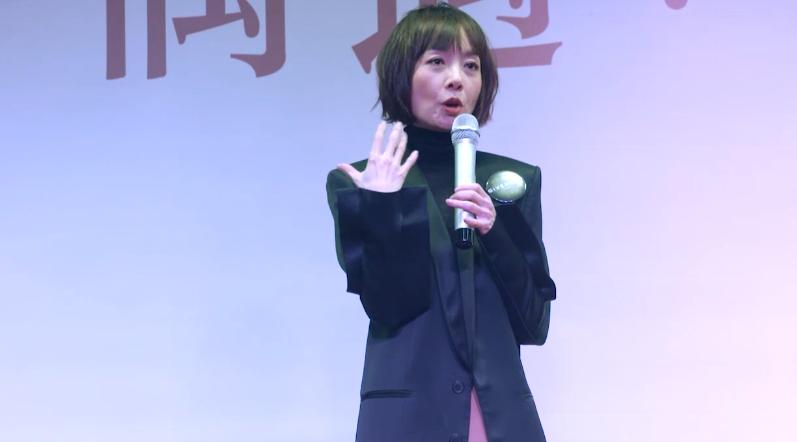 “港漂”22年，40+鲁豫元气满满：她是怎么做到台前的常青藤？