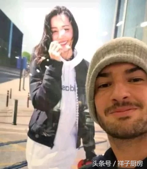 帕托和武大靖的“追星”很特别！一个球场隔空示爱，一个为其颁奖