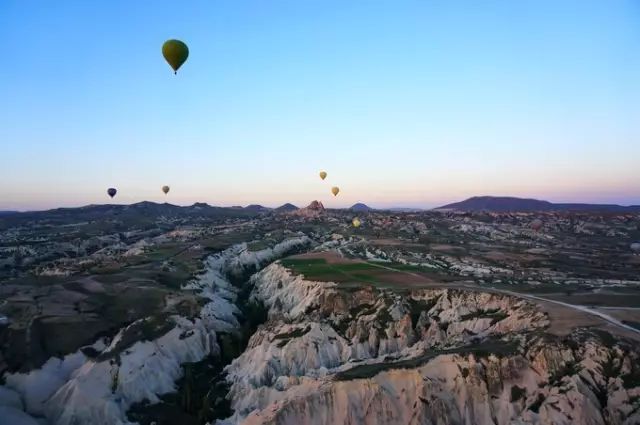 土耳其热气球八日游,旅游胜地卡帕多西亚热气球之旅