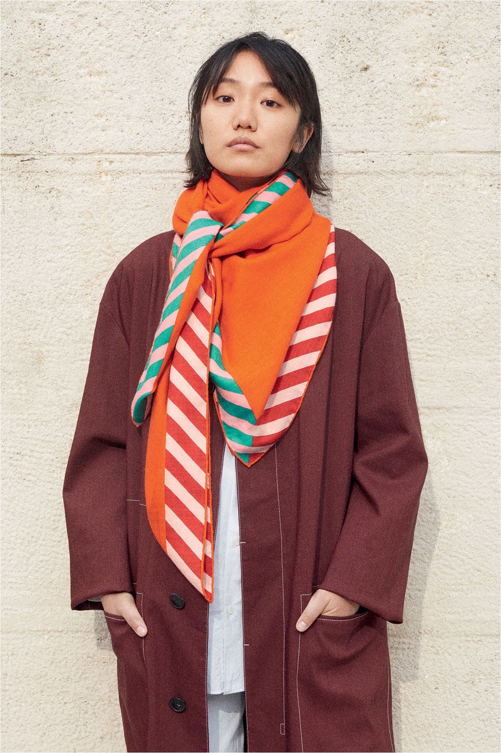 入手一条爱马仕的丝巾,超过5种以上穿搭打法,只看你会不会运用