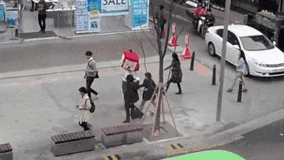 比起抹零头，不如送顾客一瓶可乐！