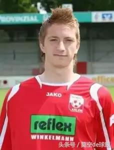 威斯特法布伦南看台罗伊斯,威斯特伦法罗伊斯