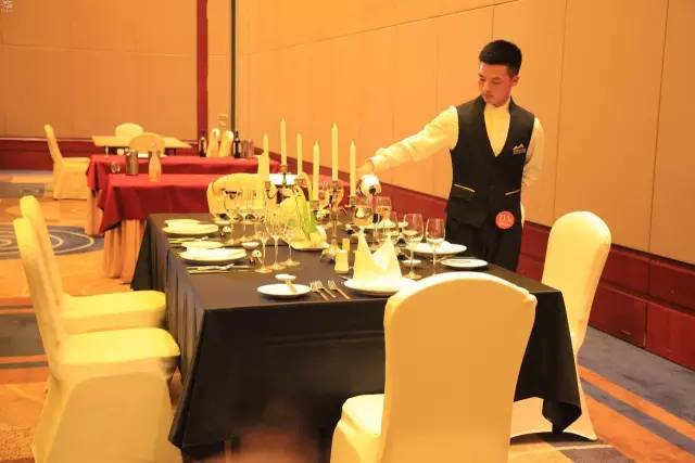 餐饮服务员服务中注意事项100条,餐饮服务应对话术