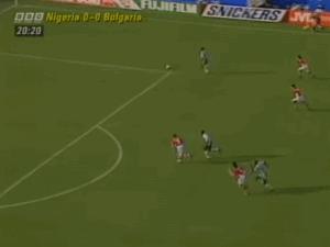 野兽足球的巅峰!一帮不知多少岁的bug,最*力暴**手段撞死西班牙!